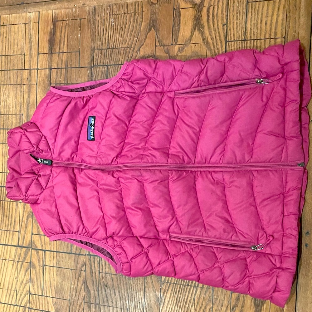 Patagonia Women's Down Sweater Vest. Size XS fuchsia pink.